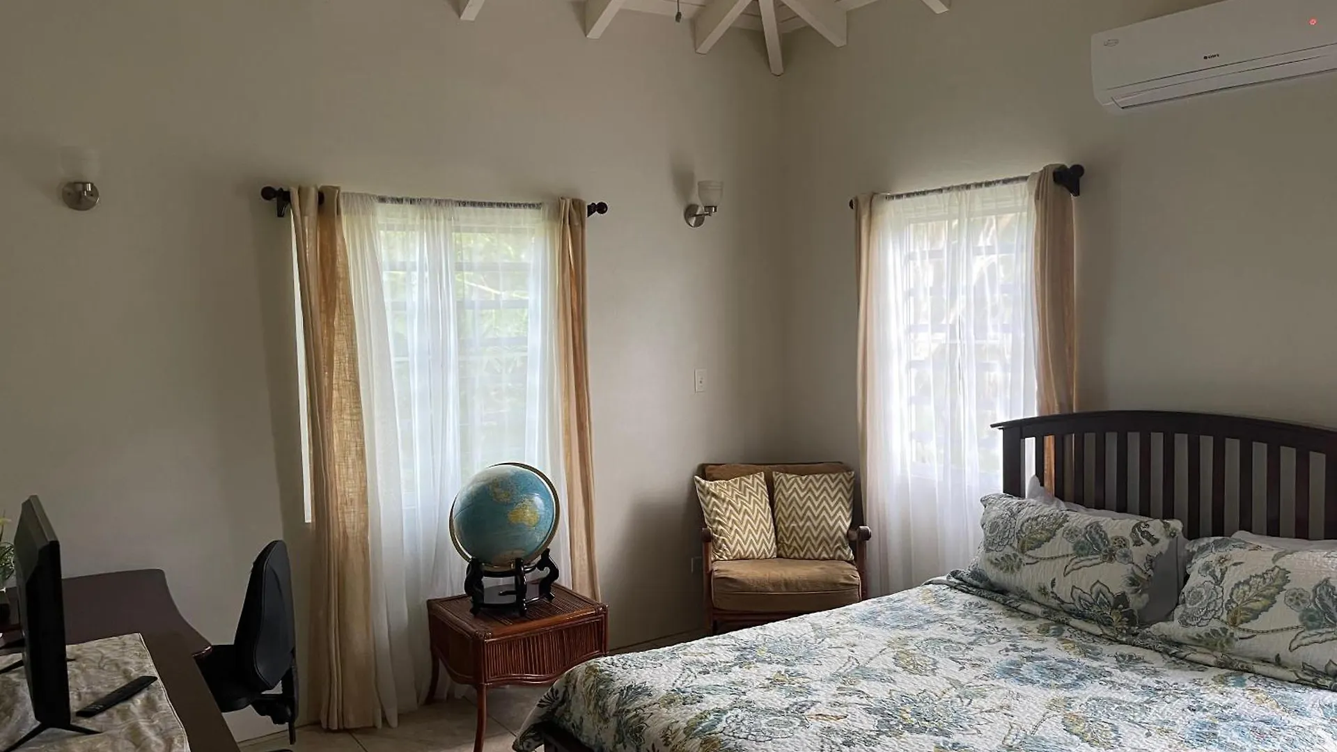 Falmouth Sea View Loft Falmouth Harbour アパート