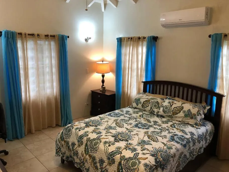 Apartamento Falmouth Sea View Loft Falmouth Harbour